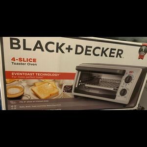 BLACK & DECKER 4 SLICE TOASTER OVEN ⭐️